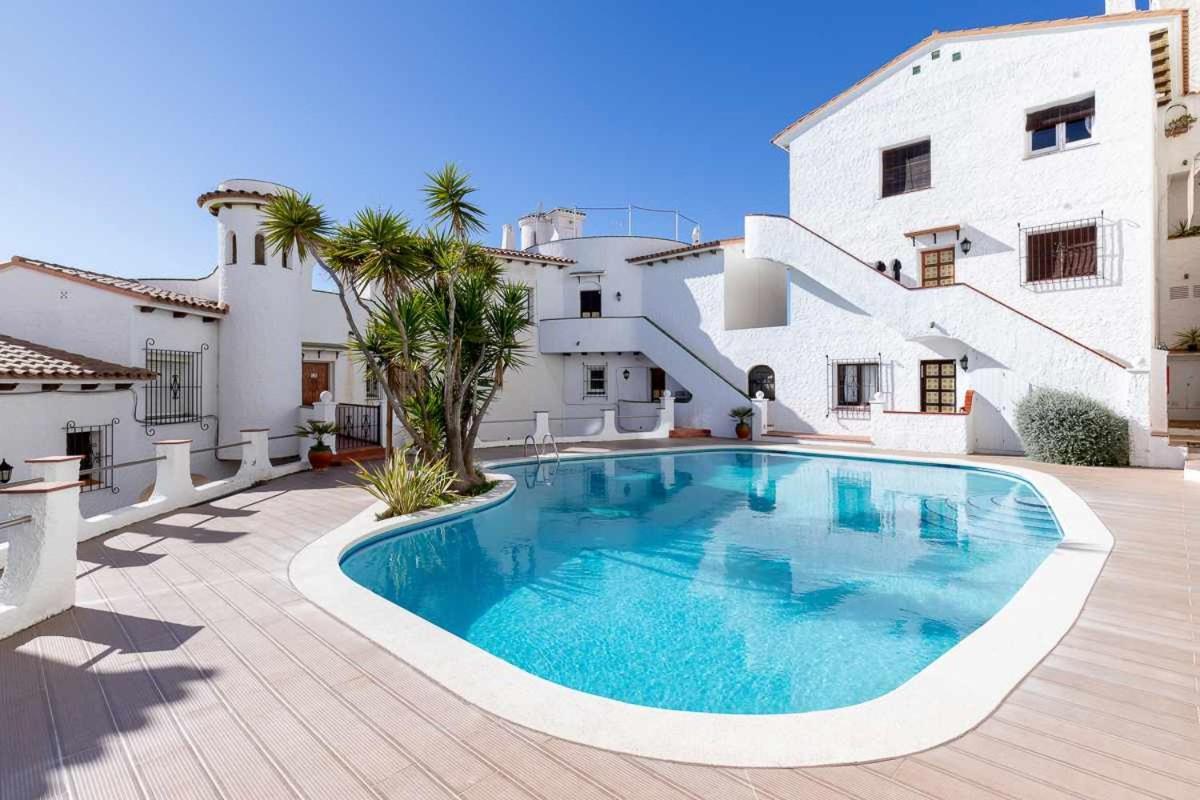 Alojáte en una torre sobre el mar Apartamento Sitges Exterior foto